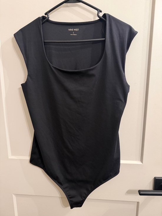 Nine West Tops - Nine West Black Cap Sleeve Scoop Neck Bodysuit